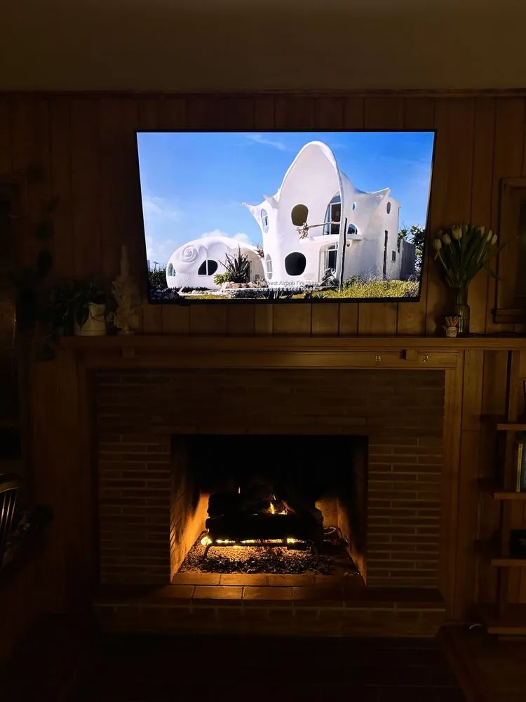 Professional TV mounting in Los Angeles with secure wall installation